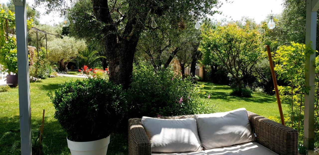 La Bastide Aux Oliviers Hotel Tourrettes-sur-Loup Kültér fotó