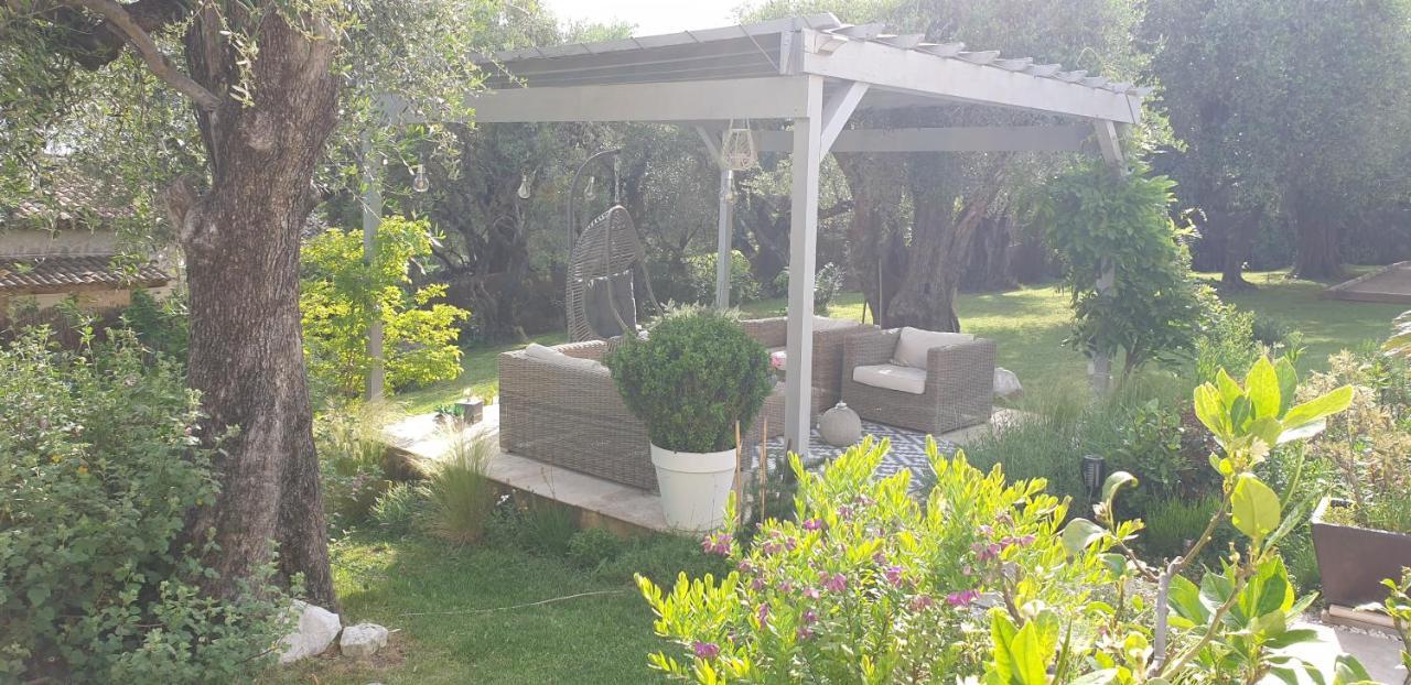 La Bastide Aux Oliviers Hotel Tourrettes-sur-Loup Kültér fotó
